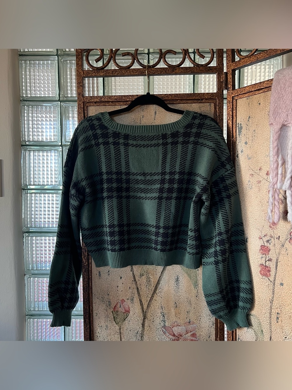 Hollister Green and Black Plaid Cardigan - Picture 4 of 5